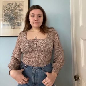 Adorable Princess Polly floral top